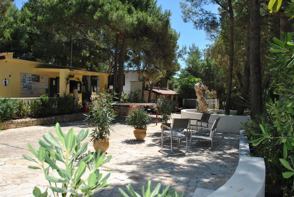 Camping Village Baia Falcone Vieste Bagian luar foto