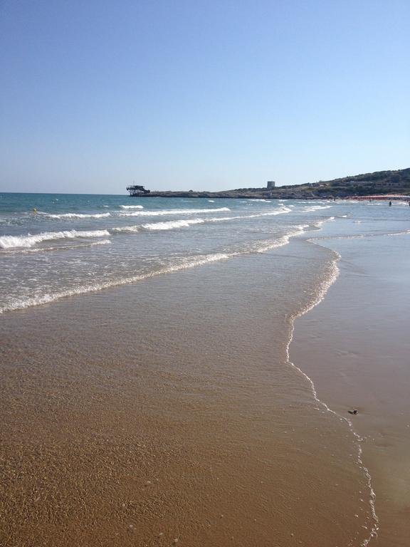 Camping Village Baia Falcone Vieste Bagian luar foto