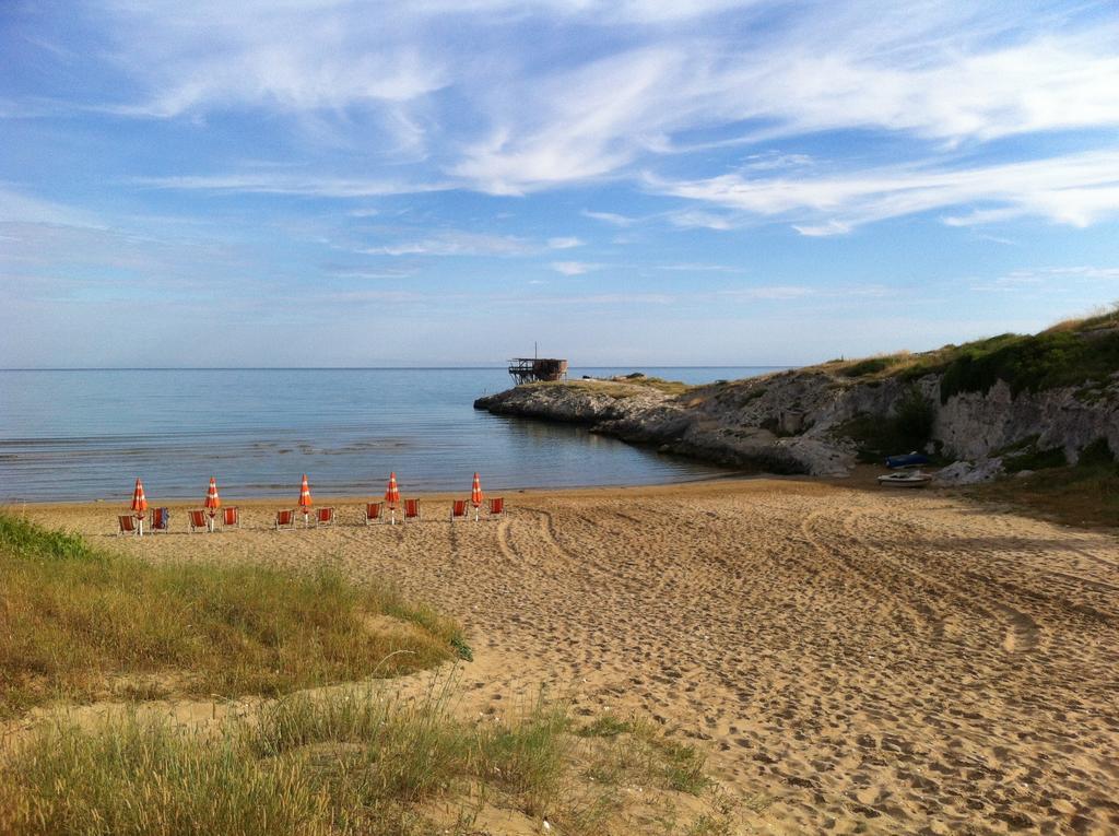 Camping Village Baia Falcone Vieste Bagian luar foto